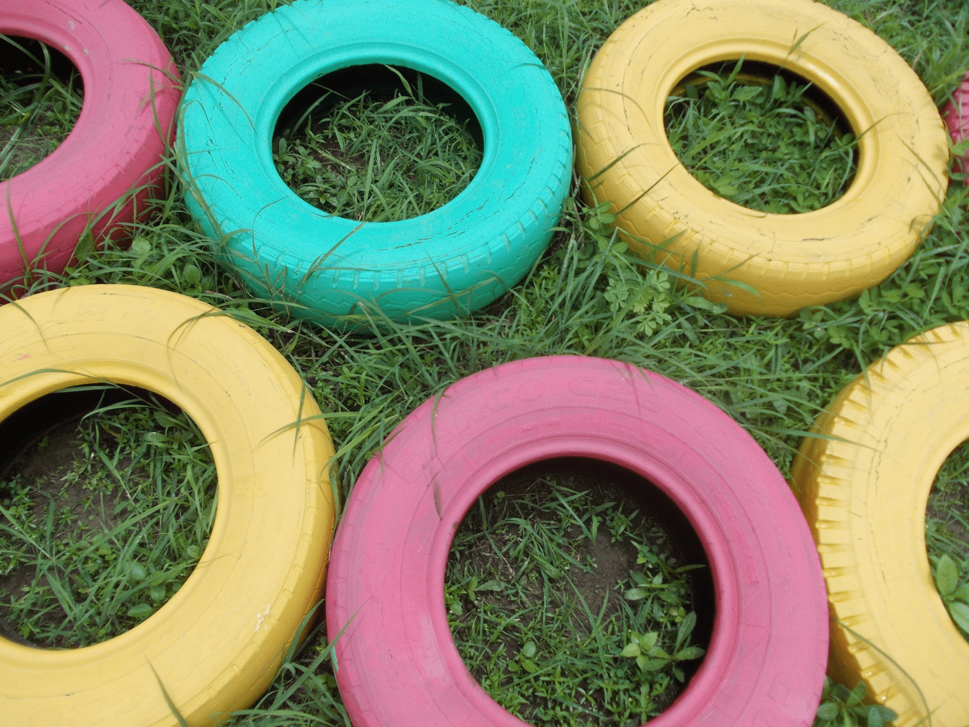 Gvlin | DIY Tire Painting